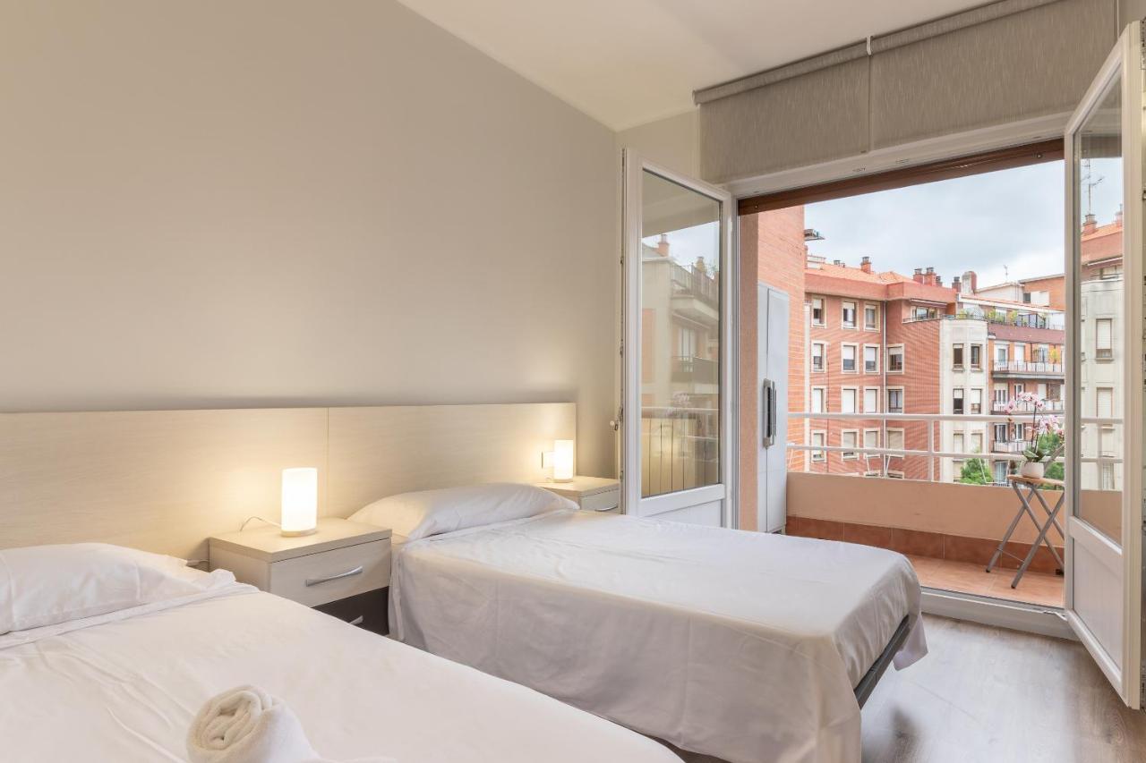 Hall V By Aston Apartment